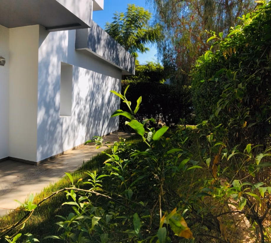Magnifique rez de jardin plein Sud – 105 m² 80 m² de jardi...