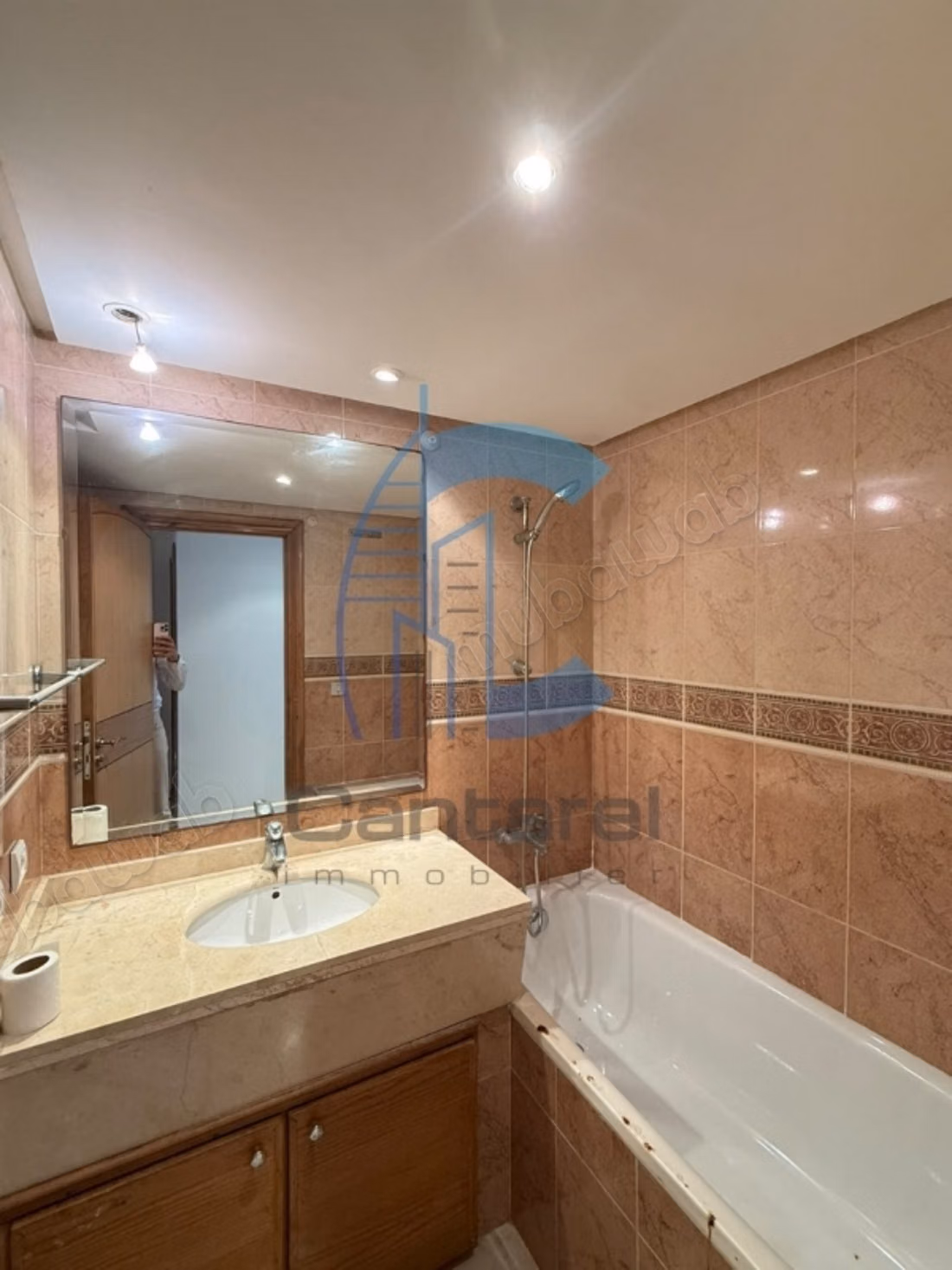 À louer – bel appartement vide à racine