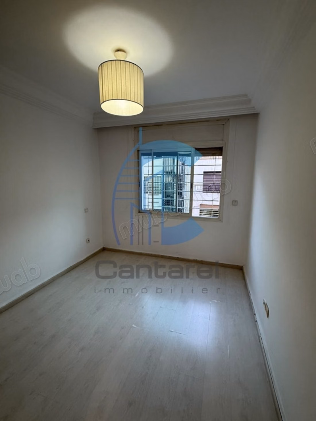 À louer – bel appartement vide à racine