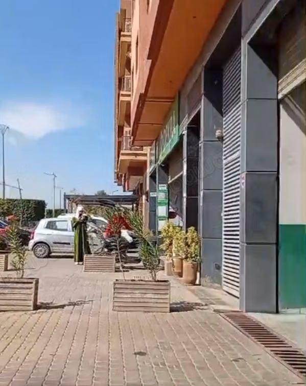 Villa de lujo en venta en Azli. 4 habitaciones maravillosas. Salón tradicional y sistema de antena satelital