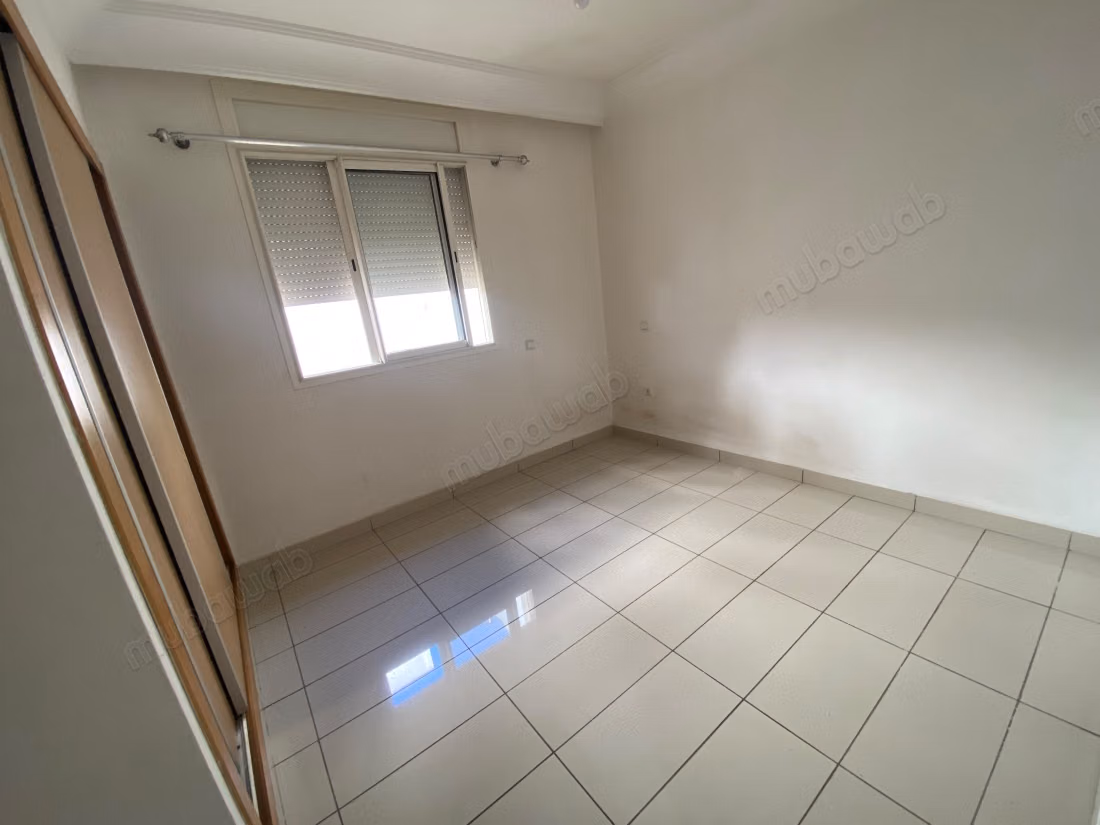 Bel appartement en location à Sidi Maarouf.
Superficie 84 m².
Ascenseur et terrasse