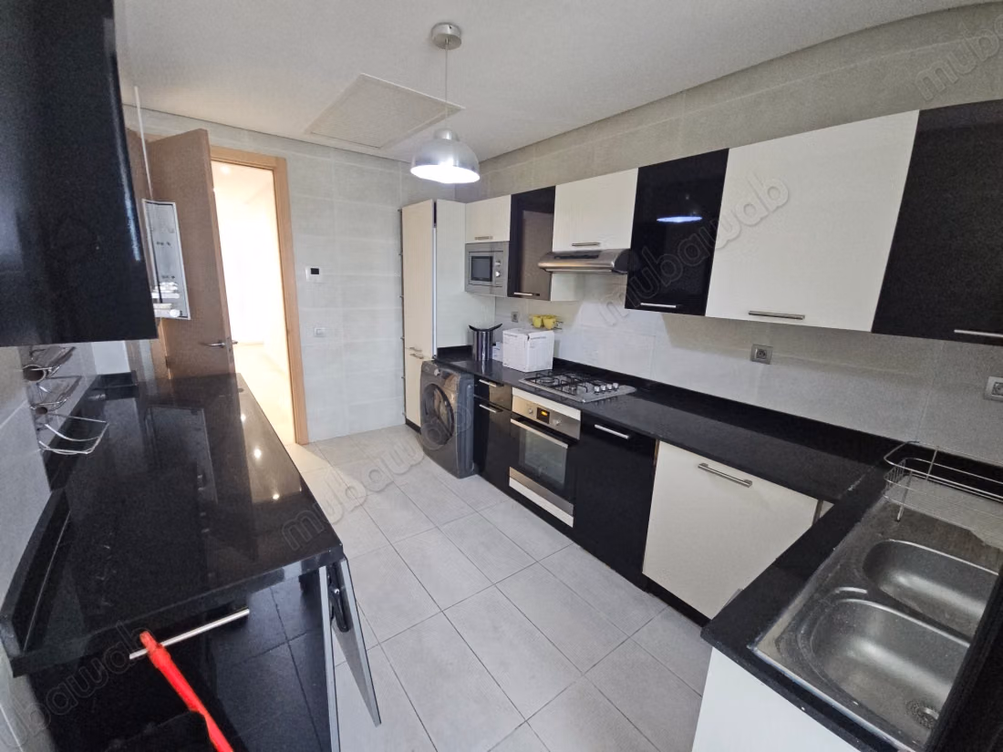 Très Bel Appartement Meublé 3 Chambres à Hay Riad