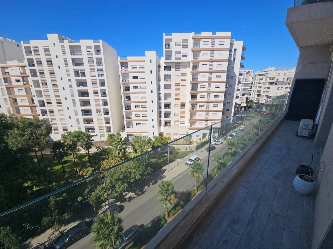 Très Bel Appartement Meublé 3 Chambres à Hay Riad