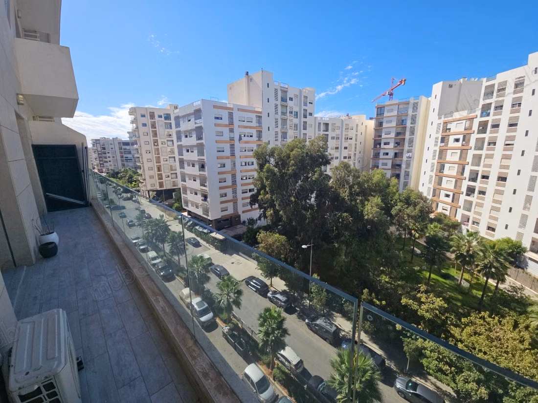 Très Bel Appartement Meublé 3 Chambres à Hay Riad