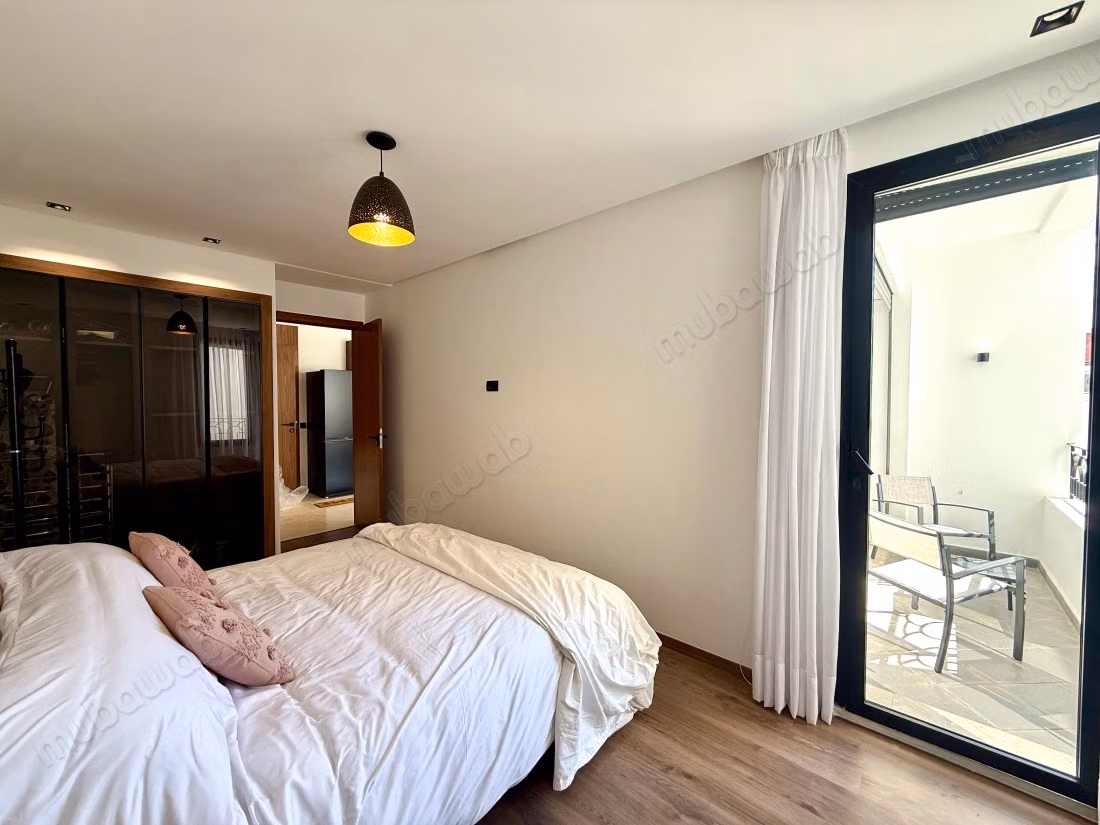 Te Huur Gemeubileerd: Magnifieke NIEUWE Studio Nooit Bewoond Zonder Uitzicht in Gauthier, Casablanca