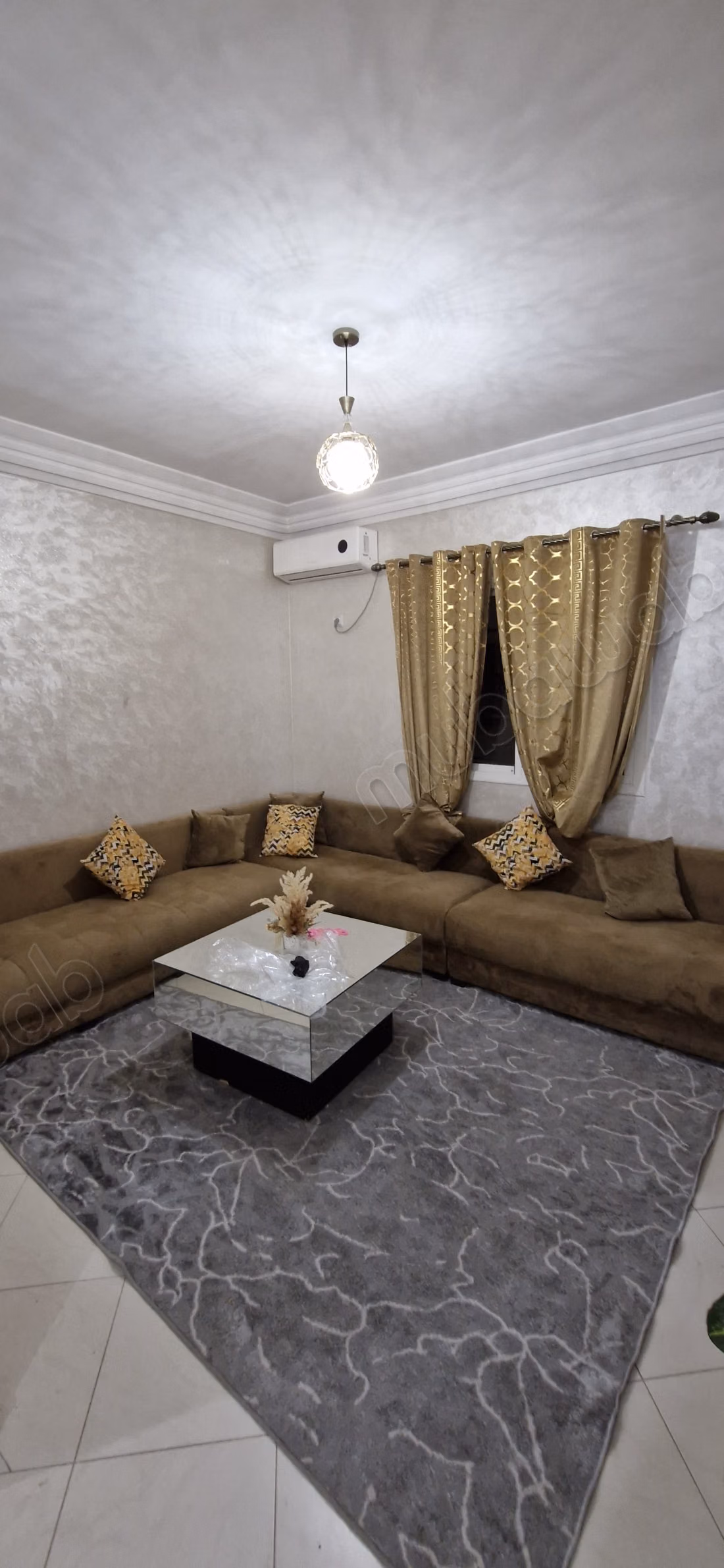 Bel Appartement Meublé À Mabrouka À Louer
