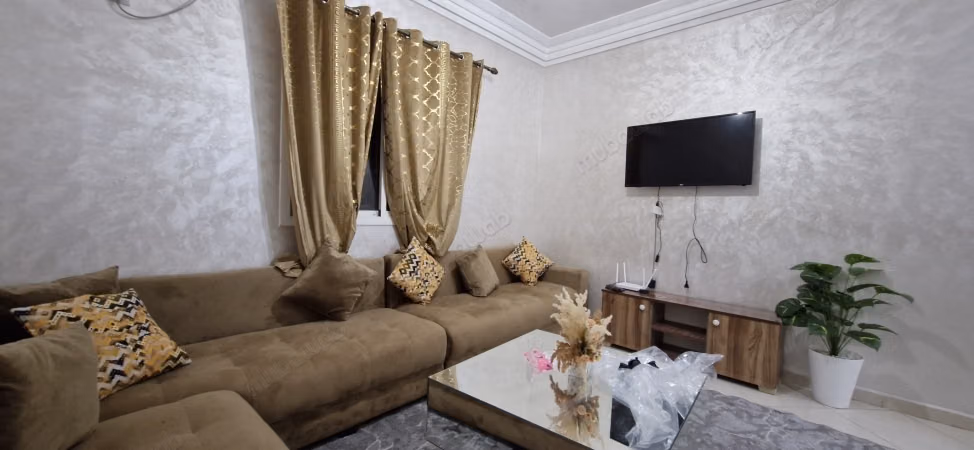 Bel Appartement Meublé À Mabrouka À Louer