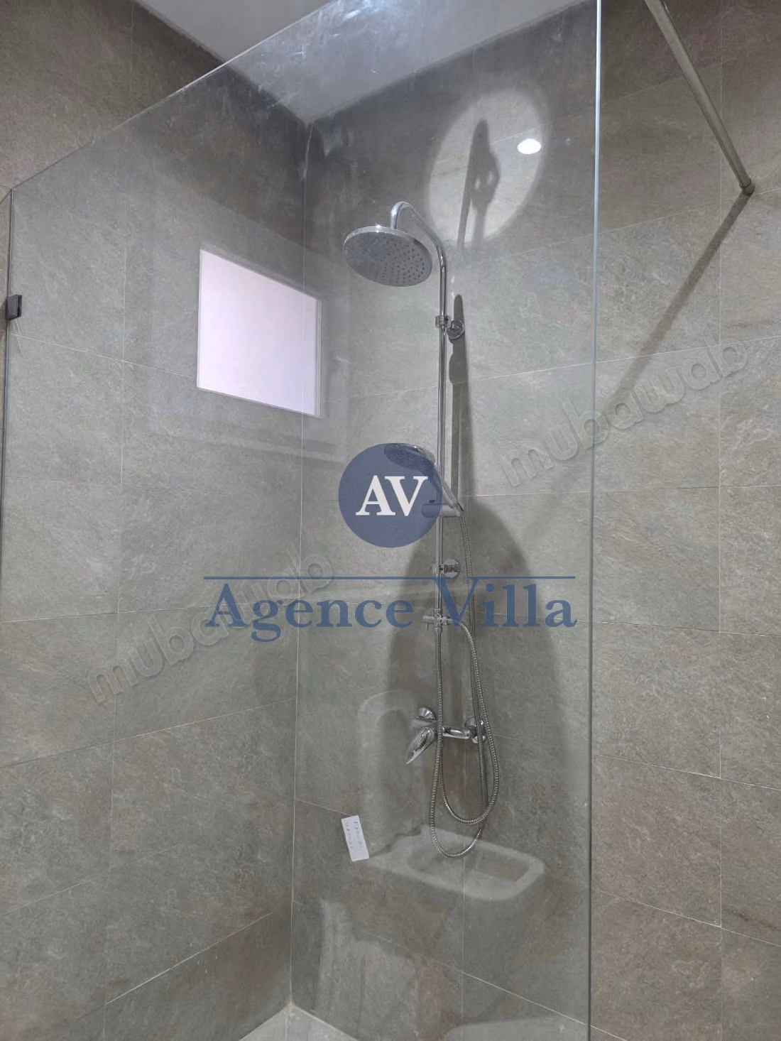 A vendre une villa neuve à Carthage