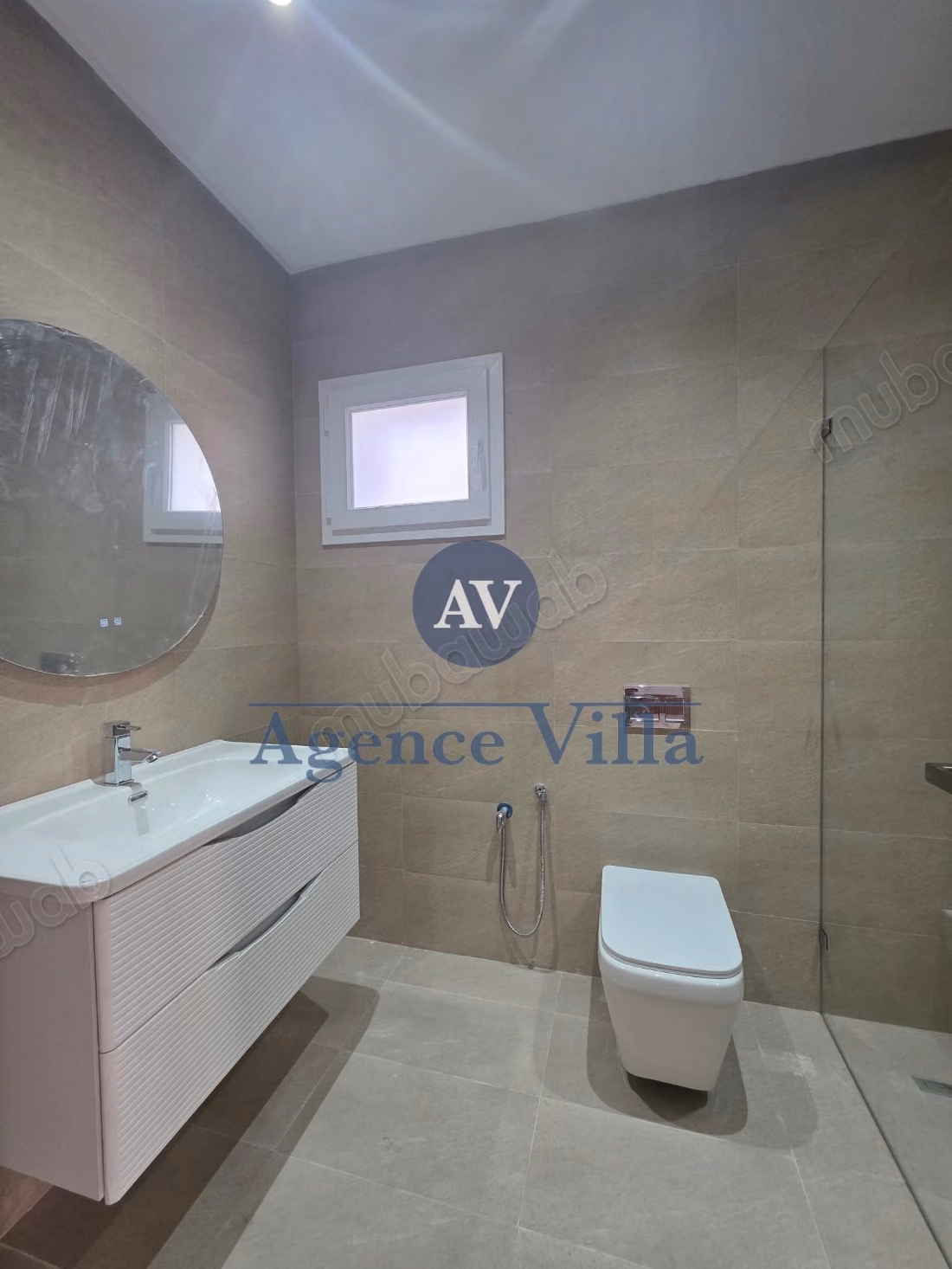A vendre une villa neuve à Carthage