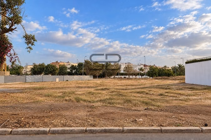 Beau terrain Bd de Fes.
Superficie 565 m²