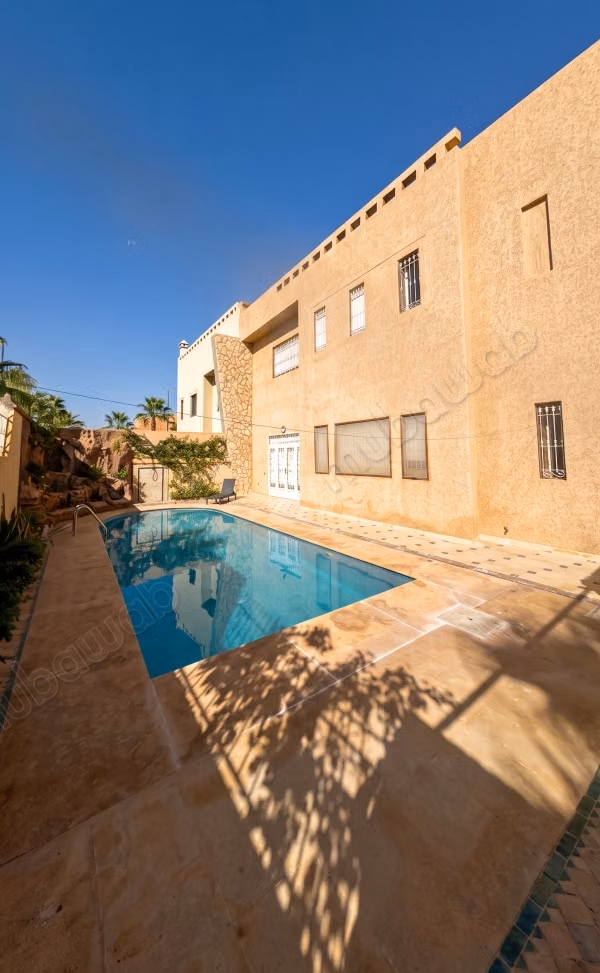 Beautiful villa with pool LLD Route de Casa