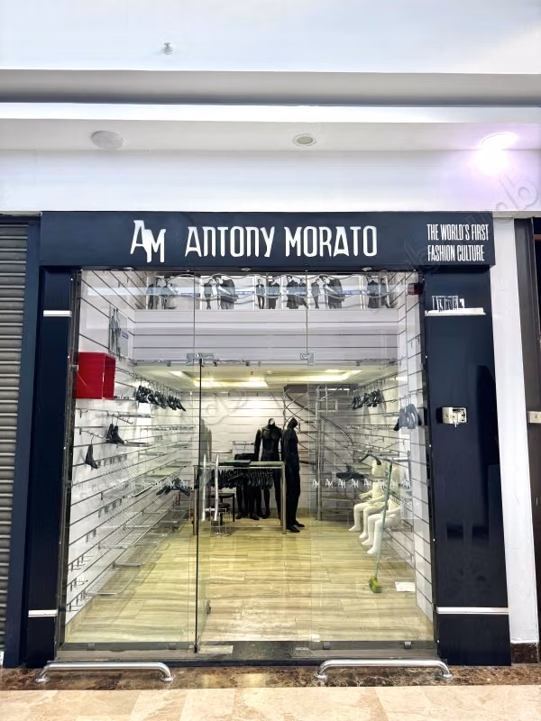 Local comercial a la venta en el Centro. Superficie de 33 m². Asegurado 24/7