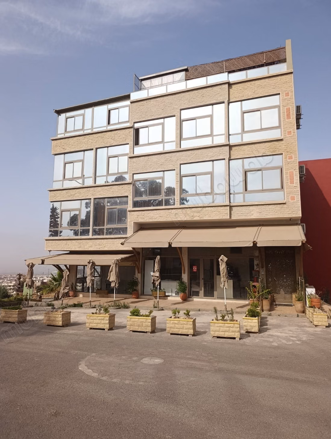 Building for hotel or Airbnb residence