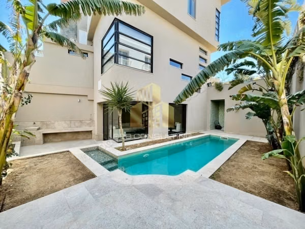 À louer un triplex S3 à gammarth