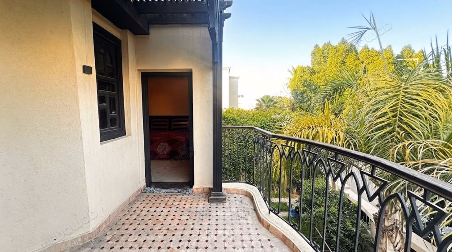 Villa van eenvoudig traditioneel ontwerp met Hammam