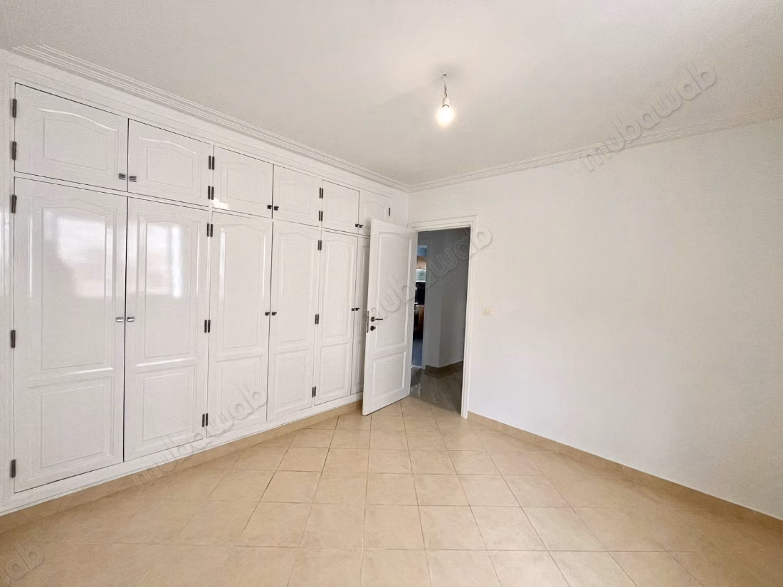 For rent: an S2 apartment with garden