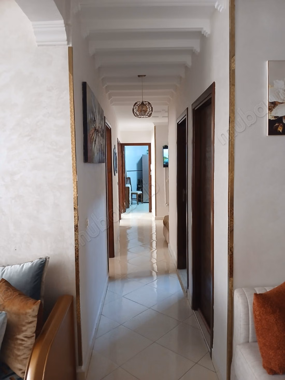 Appartement moderne à vendre au deuxième étage à Al-Awama