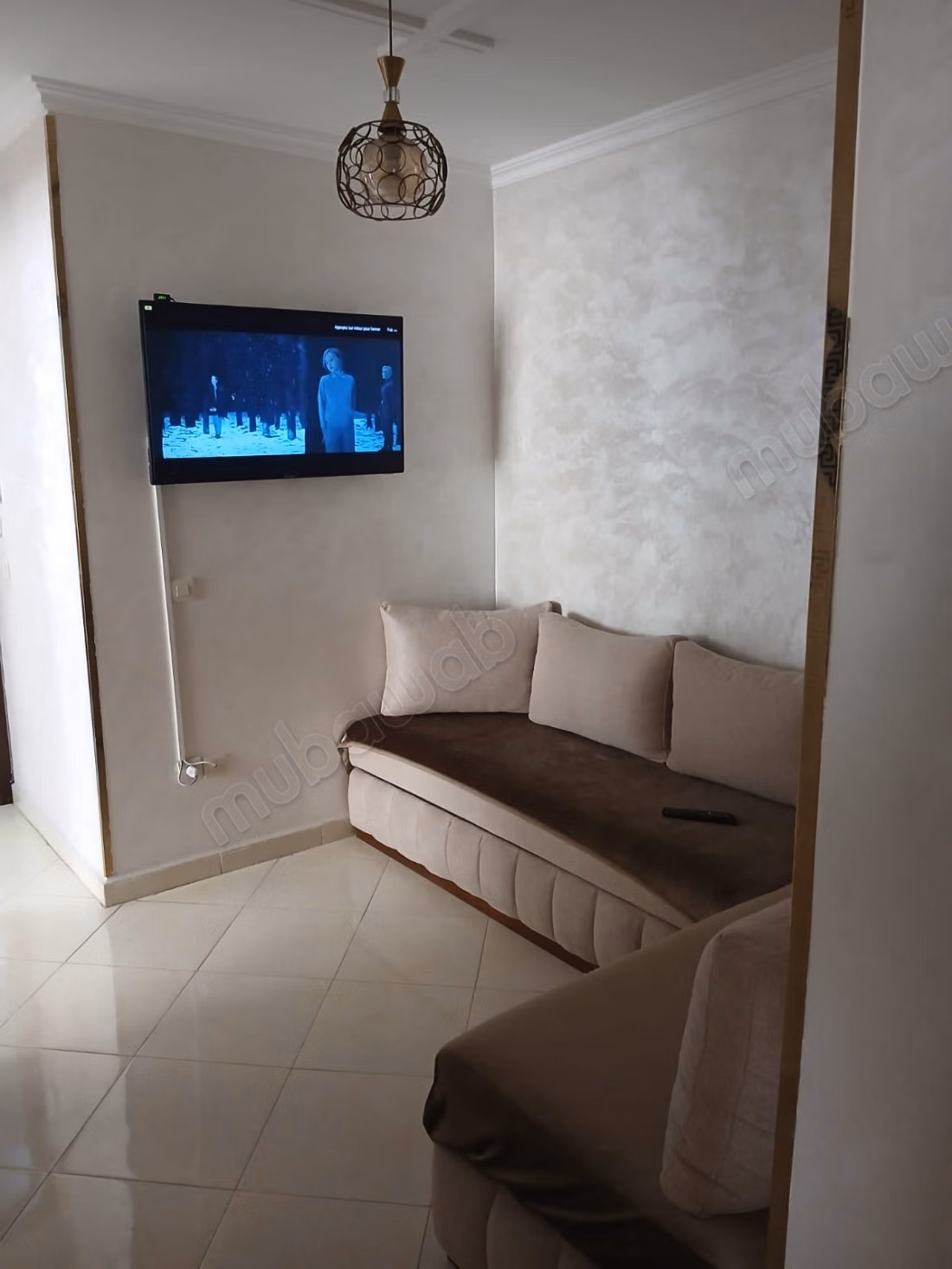 Appartement moderne à vendre au deuxième étage à Al-Awama