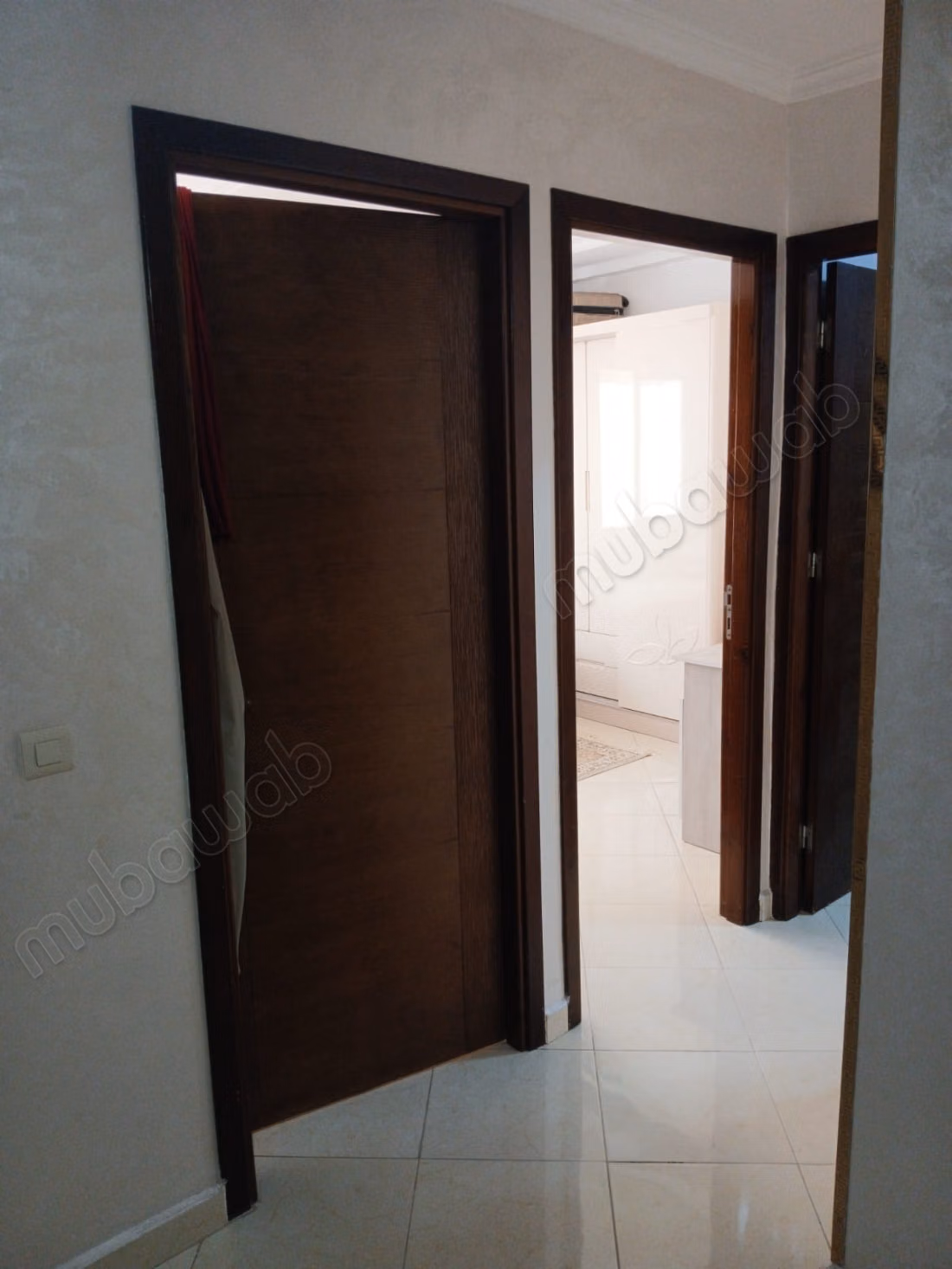 Appartement moderne à vendre au deuxième étage à Al-Awama