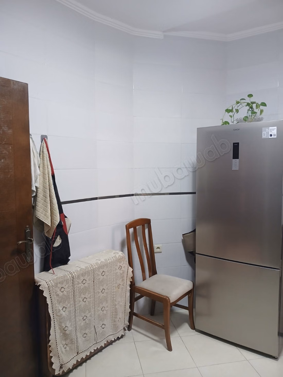 Appartement moderne à vendre au deuxième étage à Al-Awama