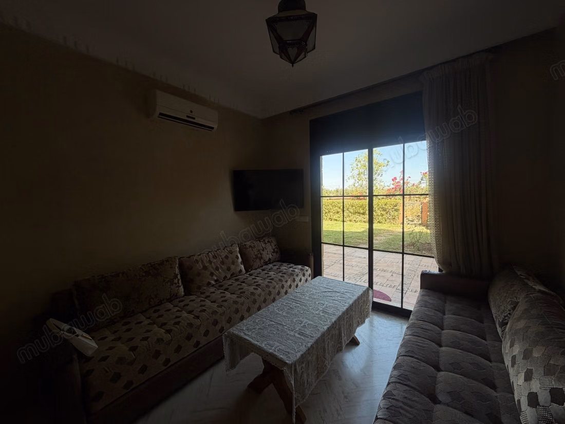Rez de jardin une chambre, résidence avec piscine