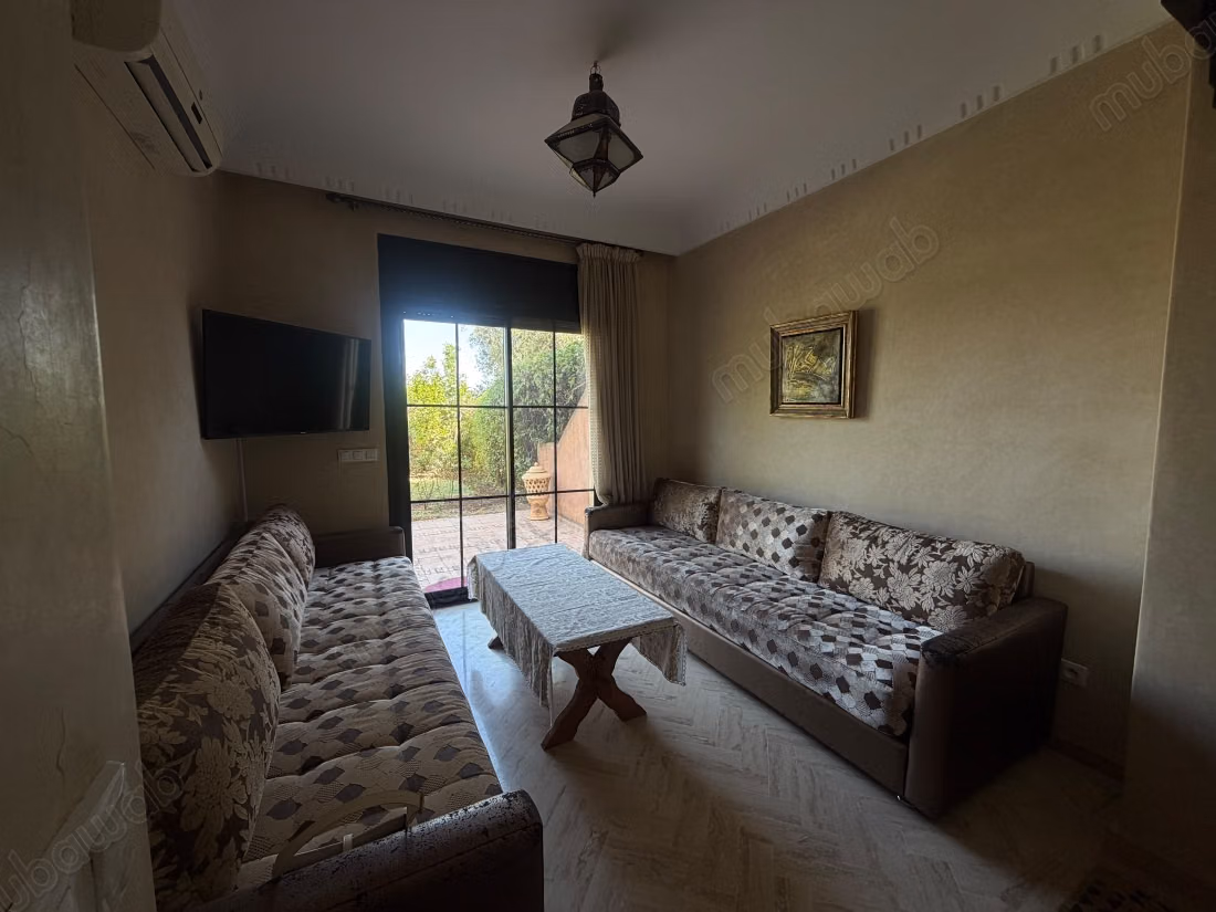 Rez de jardin une chambre, résidence avec piscine