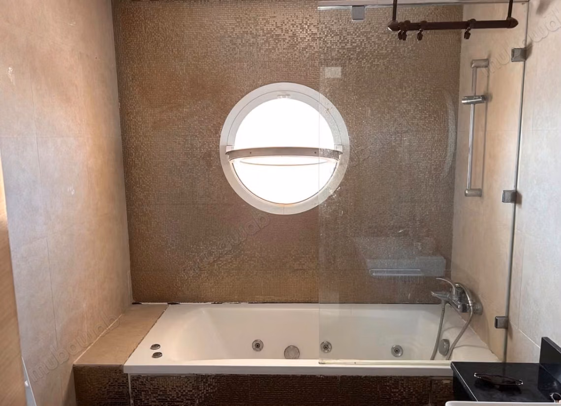 Appartement à vendre à Sidi Bouknadel.
Surface de 180 m².
Meublé