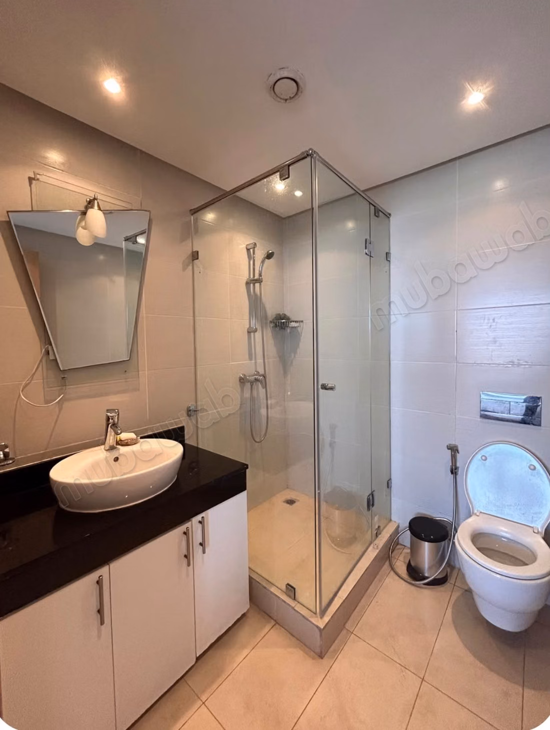 Appartement à vendre à Sidi Bouknadel.
Surface de 180 m².
Meublé