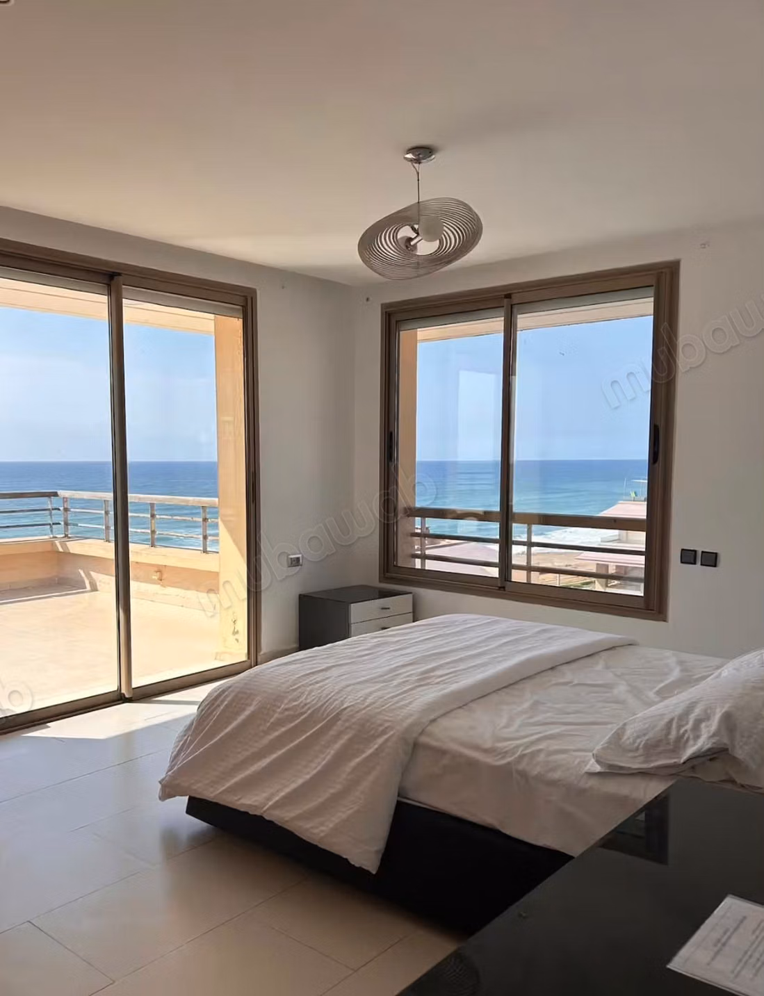 Appartement à vendre à Sidi Bouknadel.
Surface de 180 m².
Meublé
