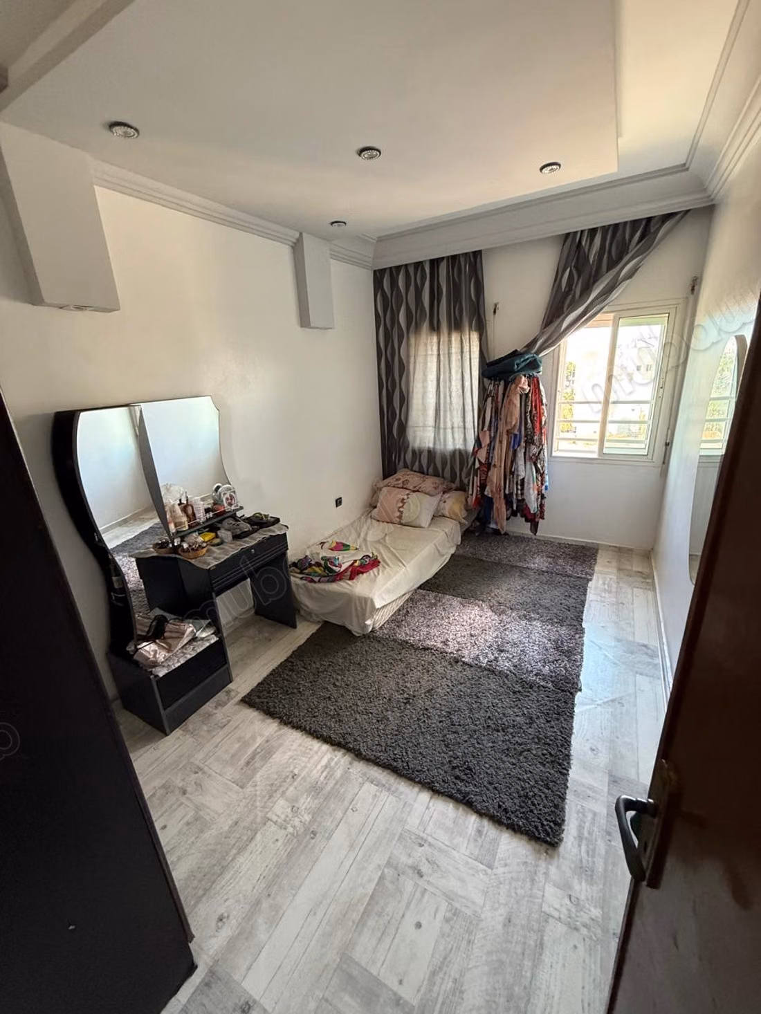 For sale apartment in Nassim 2. 2 large rooms. Well furnished