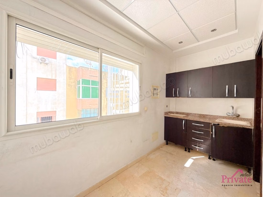 Ufficio in Affitto 62 m² WILAYA Tangeri Rif: LZ863