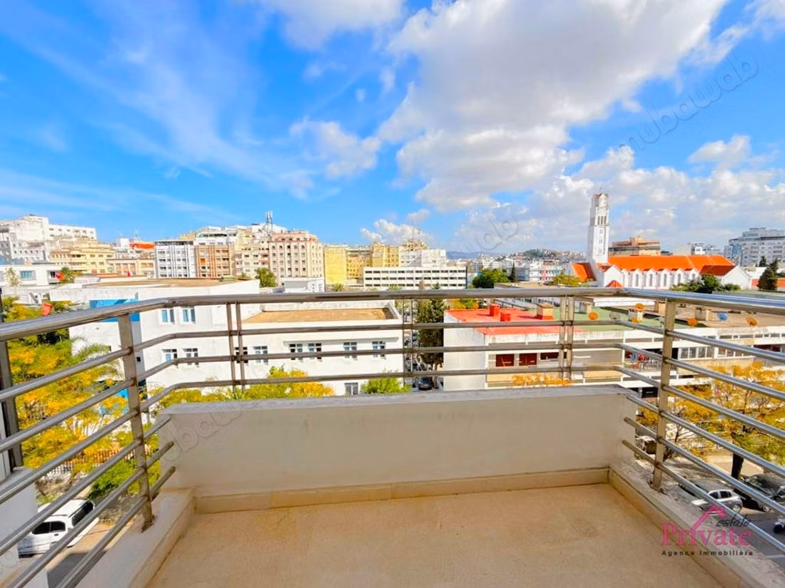 Ufficio in Affitto 62 m² WILAYA Tangeri Rif: LZ863