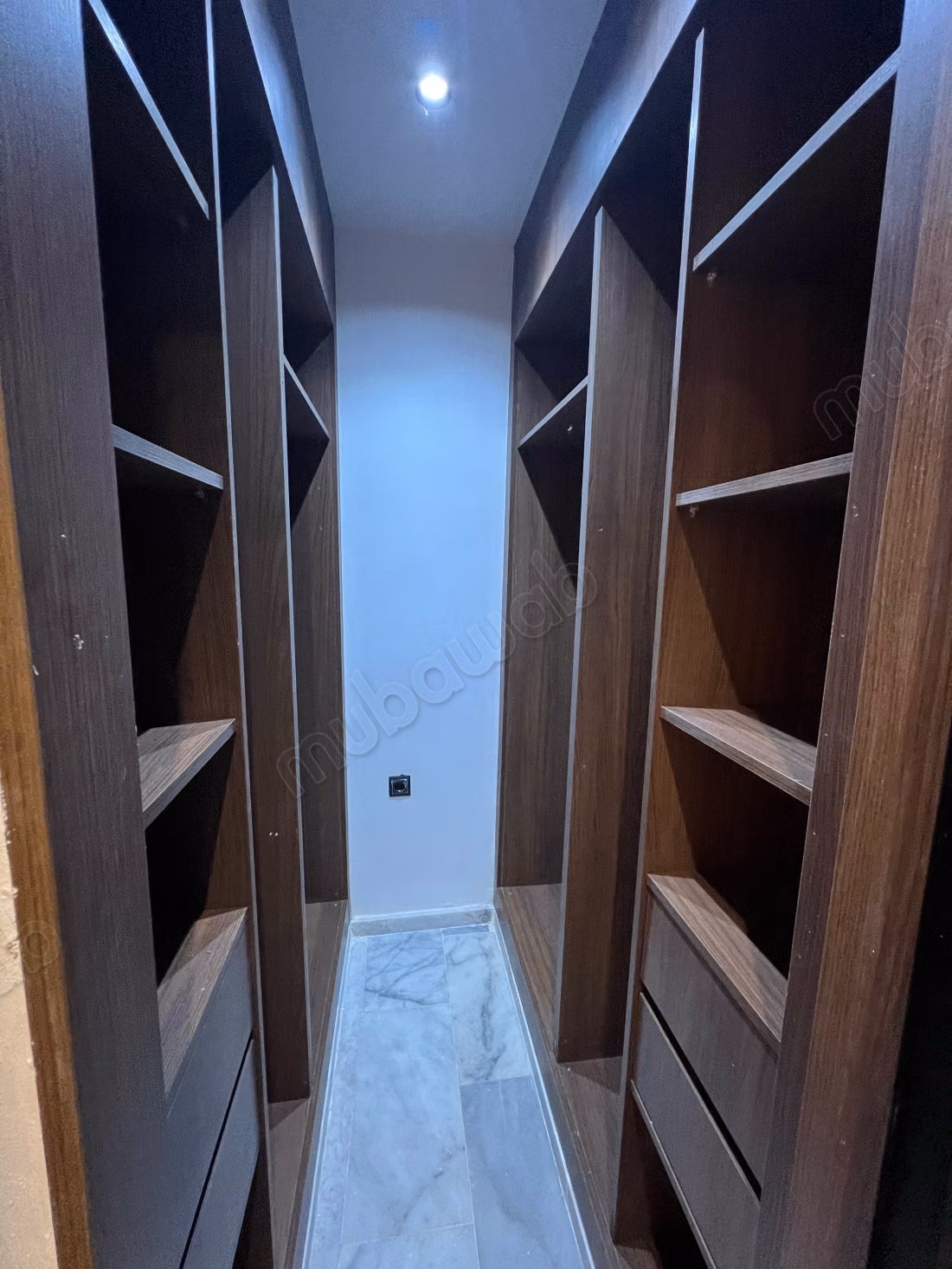 Apartment for rent in Franceville. 2 beautiful bedrooms. Furnished