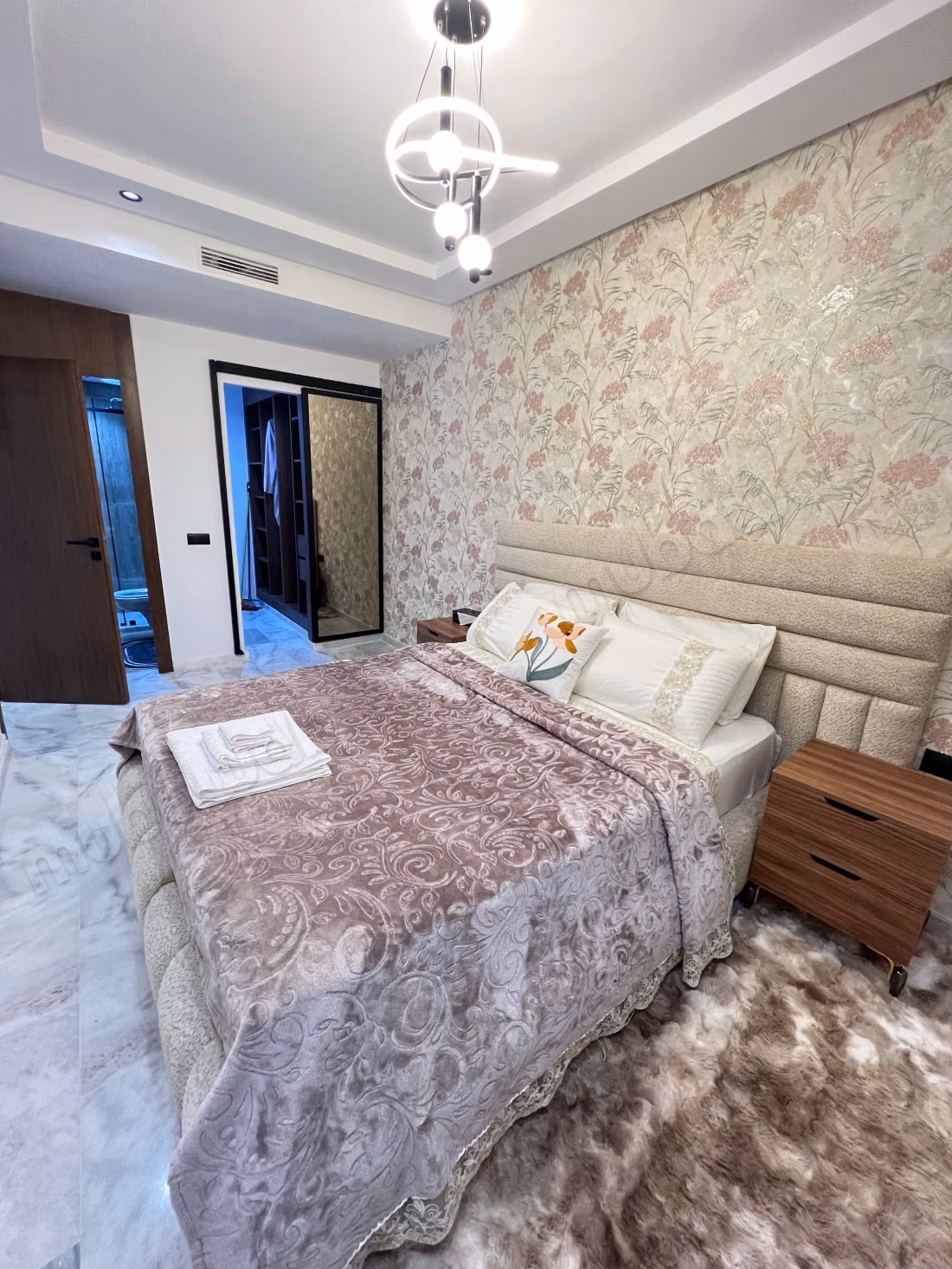 Affitta questo appartamento a Franceville. 2 camere. Arredato