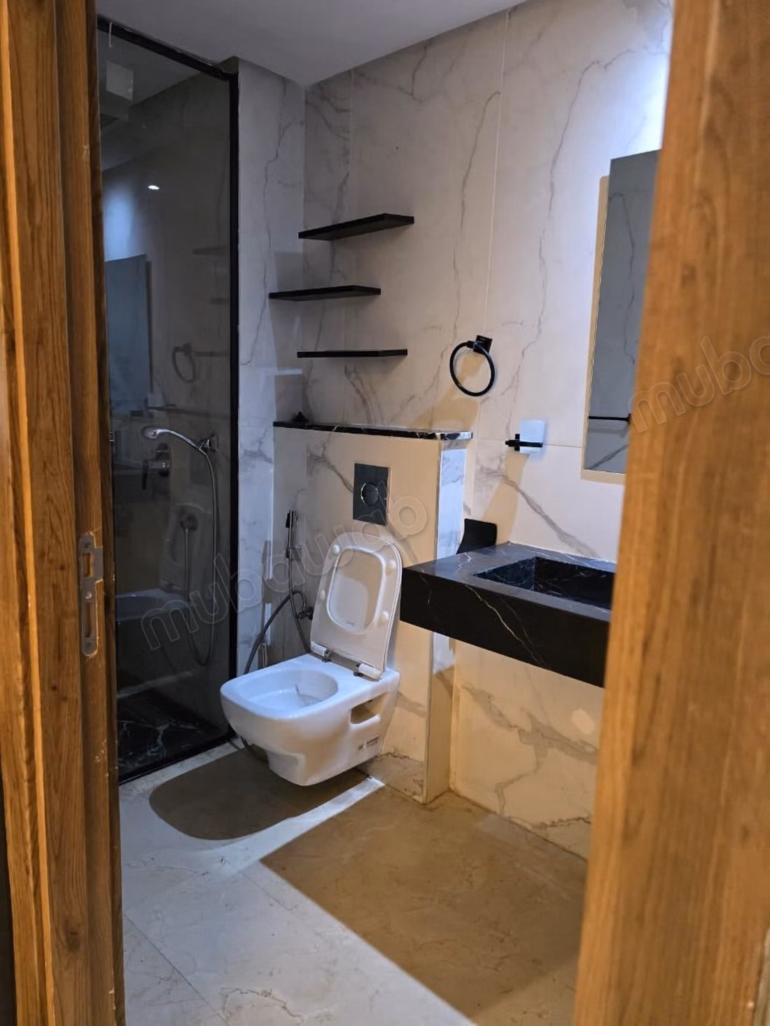 Location d'un studio à boulevard Anoual. 
Surface de 68 m². 
Bien meublé