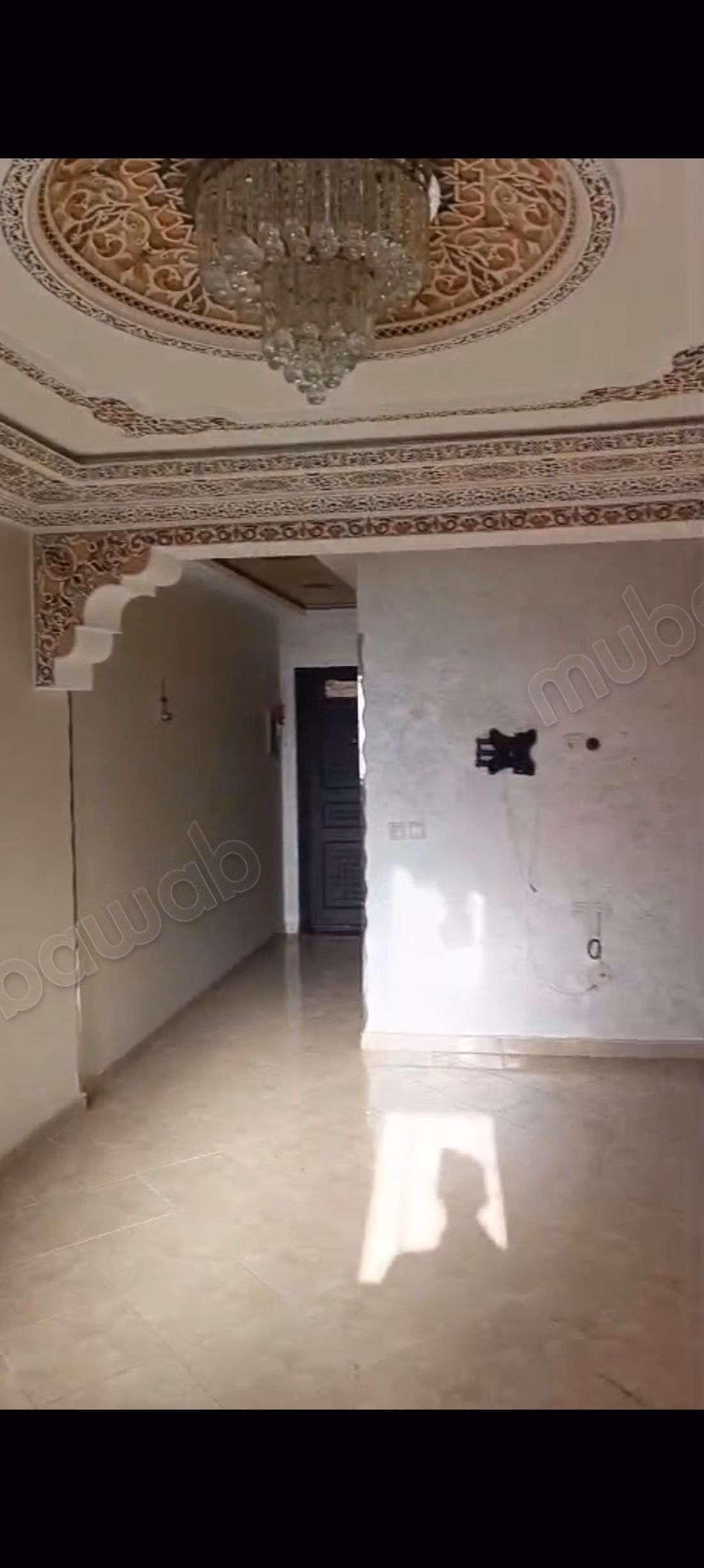 Bel appartement à vendre dans le quartier Golf. Superficie 60 m². Porte solide, résidence sécurisée