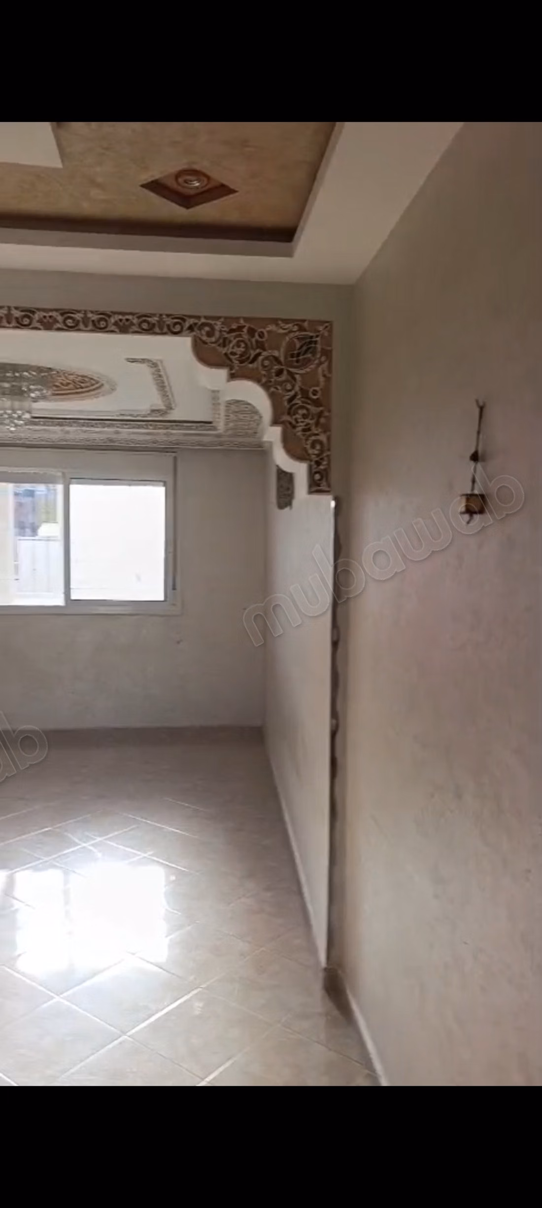 Bel appartement à vendre dans le quartier Golf. Superficie 60 m². Porte solide, résidence sécurisée
