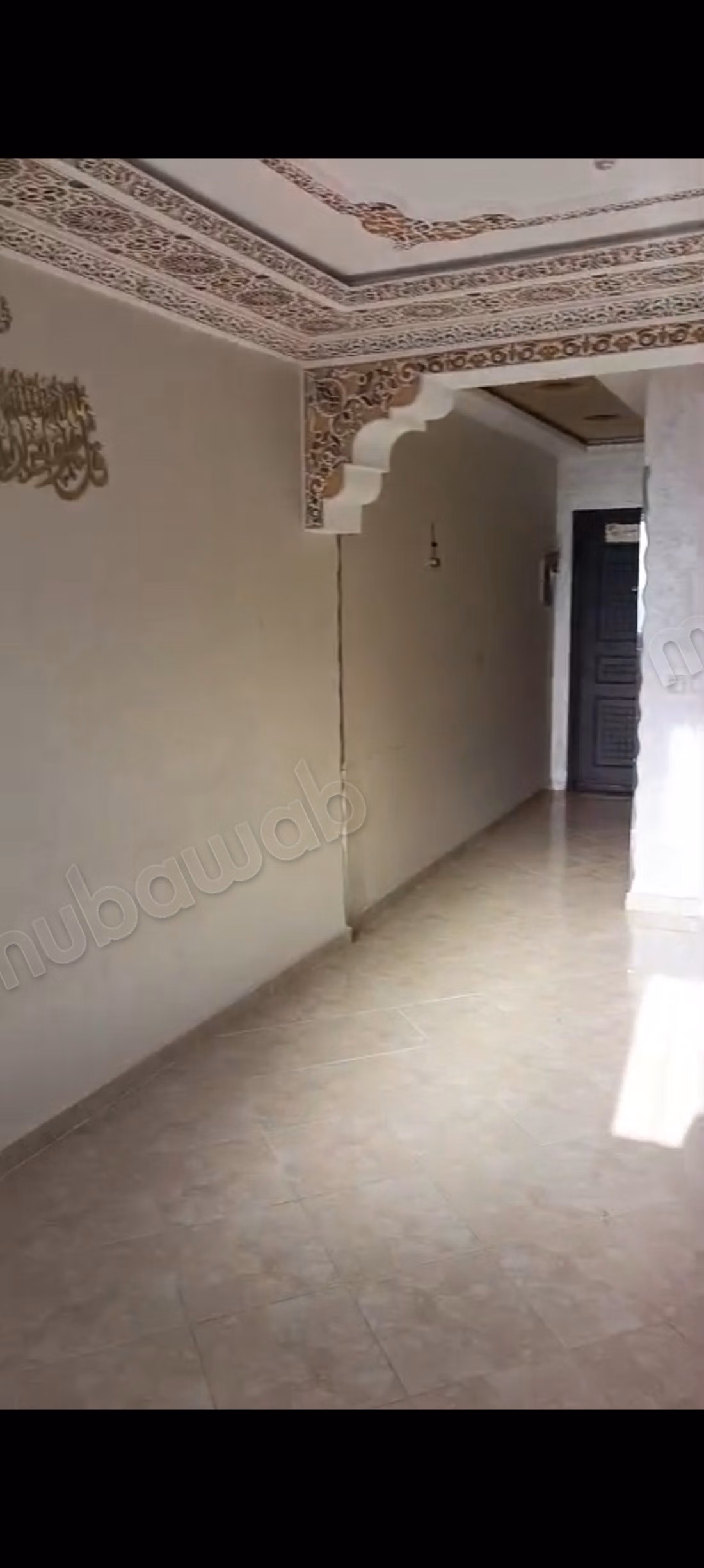 Bel appartement à vendre dans le quartier Golf. Superficie 60 m². Porte solide, résidence sécurisée