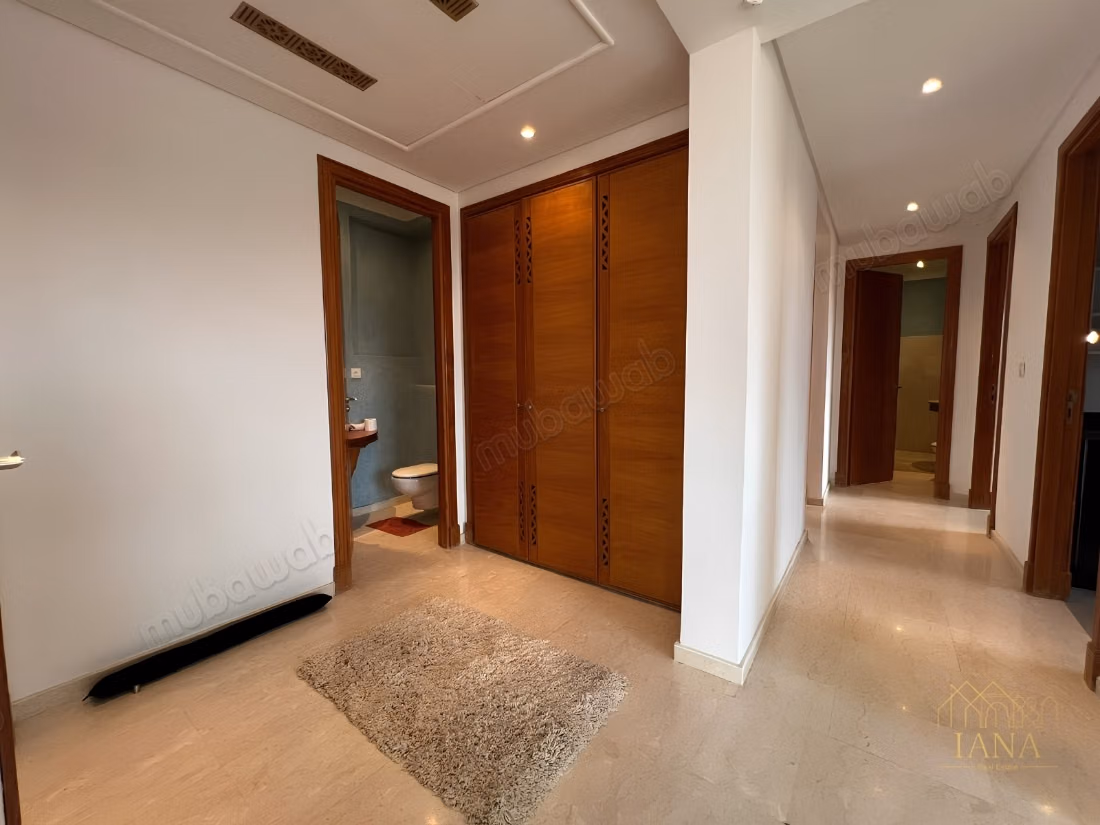 Apartment with large terrace, swimming pool