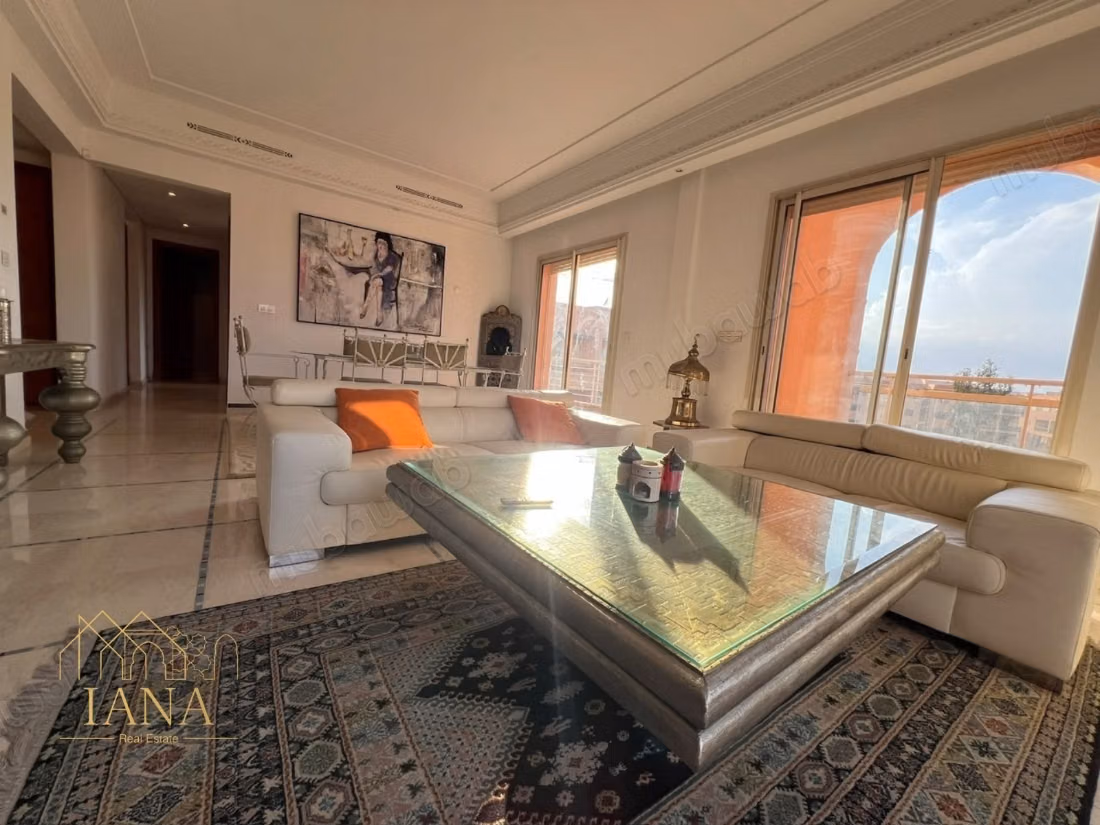 Apartment with large terrace, swimming pool