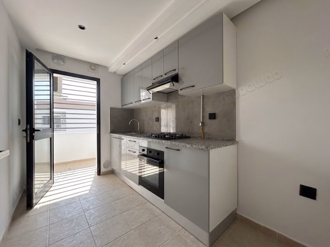 À vendre S1 neuf à la soukra