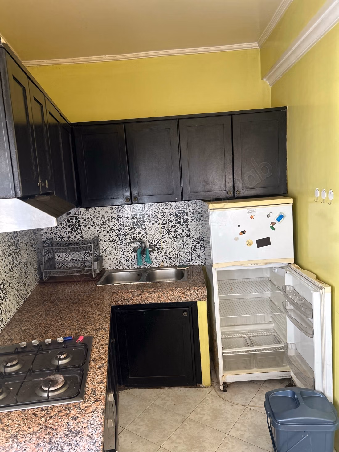 Burgundy apartment rental with 2 bedrooms and terrace