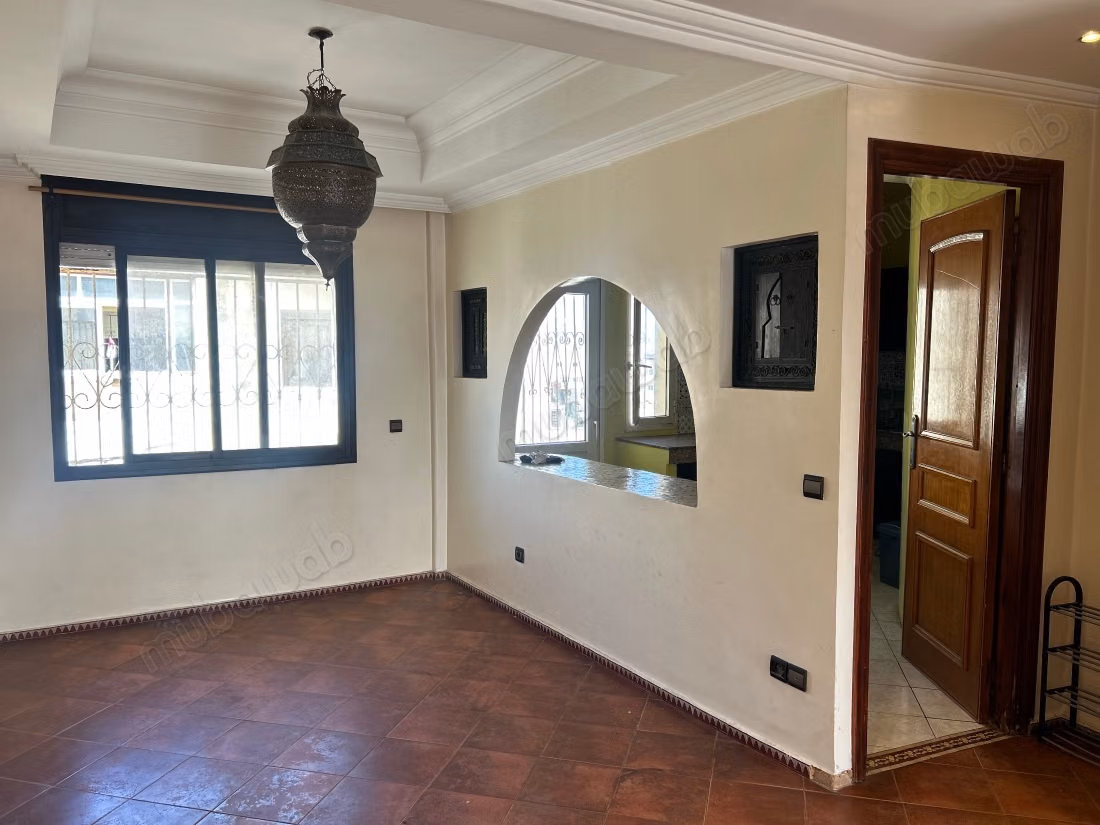 Burgundy apartment rental with 2 bedrooms and terrace