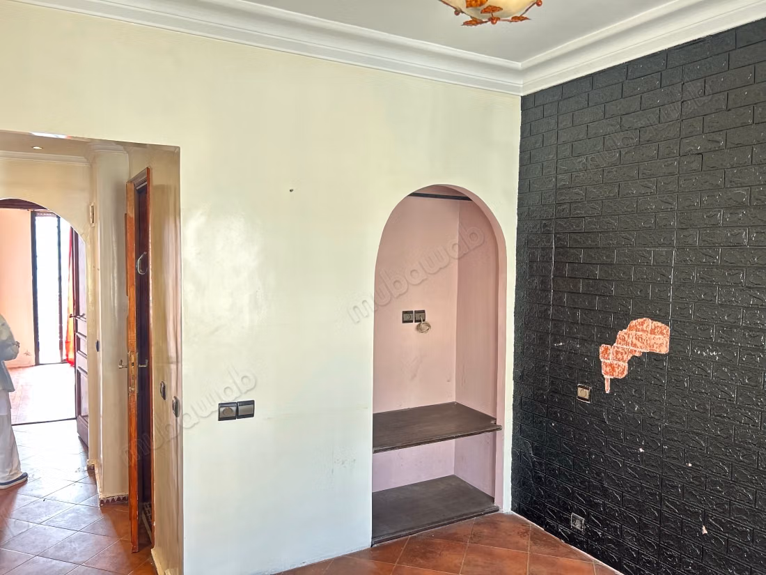 Burgundy apartment rental with 2 bedrooms and terrace