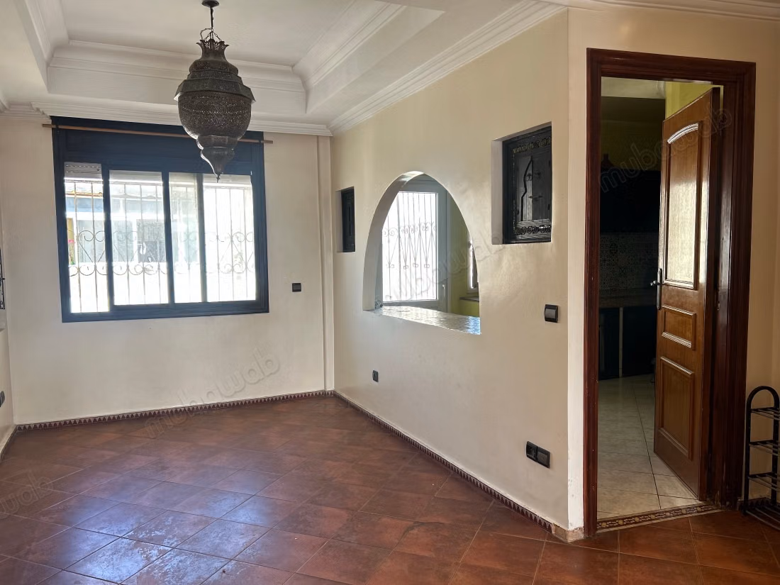 Burgundy apartment rental with 2 bedrooms and terrace