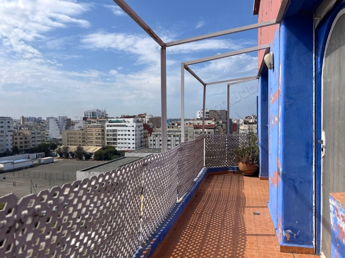 Burgundy apartment rental with 2 bedrooms and terrace