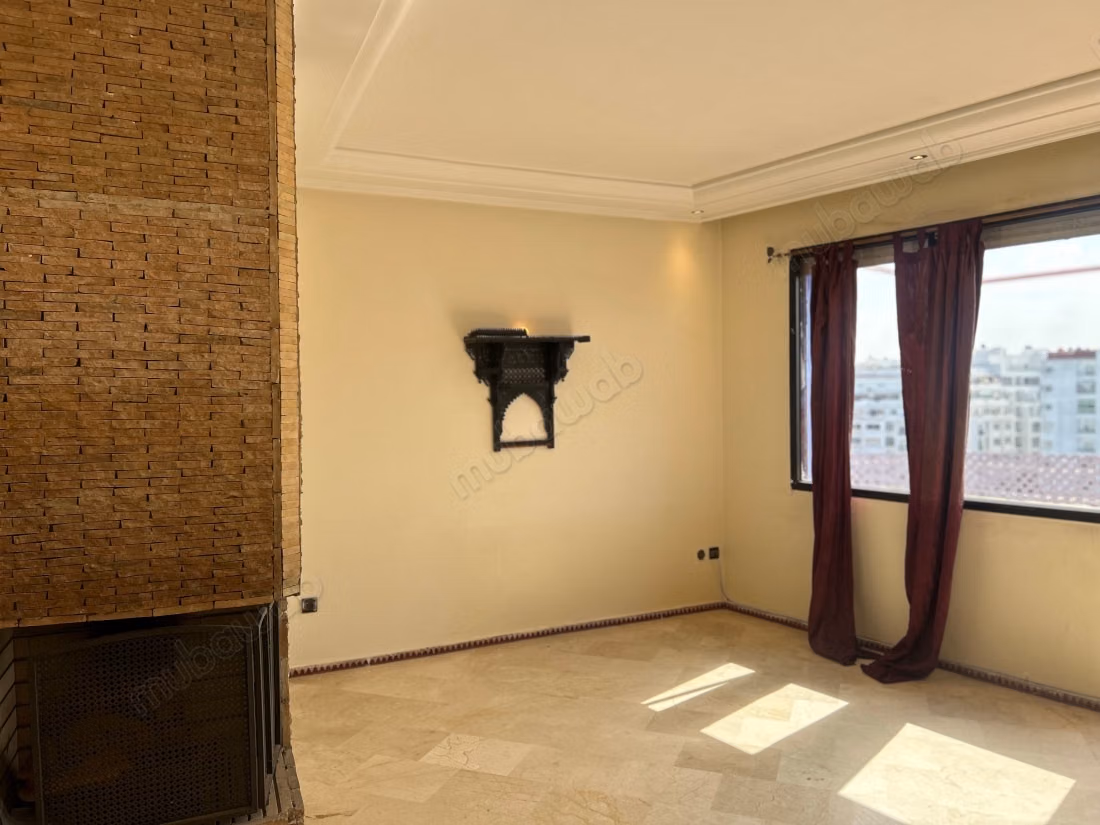 Burgundy apartment rental with 2 bedrooms and terrace