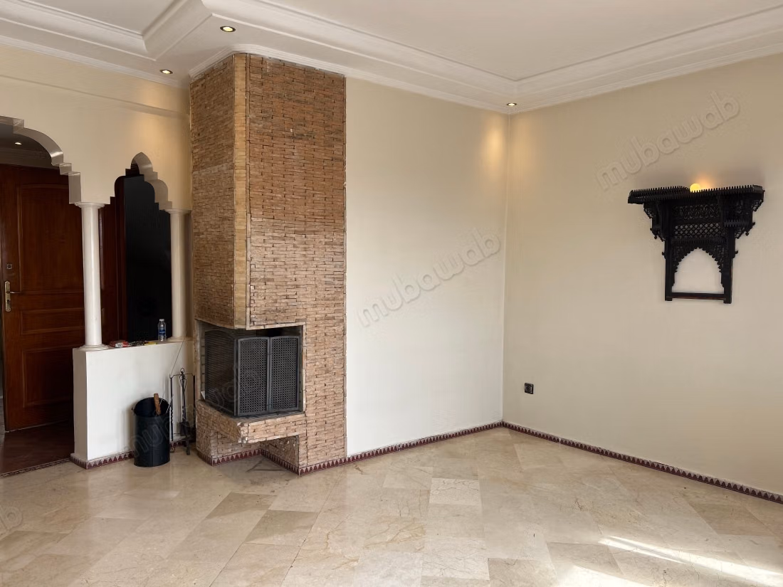 Burgundy apartment rental with 2 bedrooms and terrace