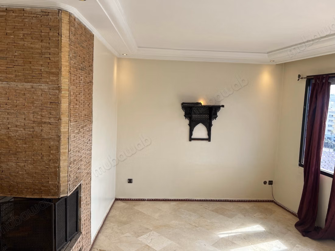 Burgundy apartment rental with 2 bedrooms and terrace