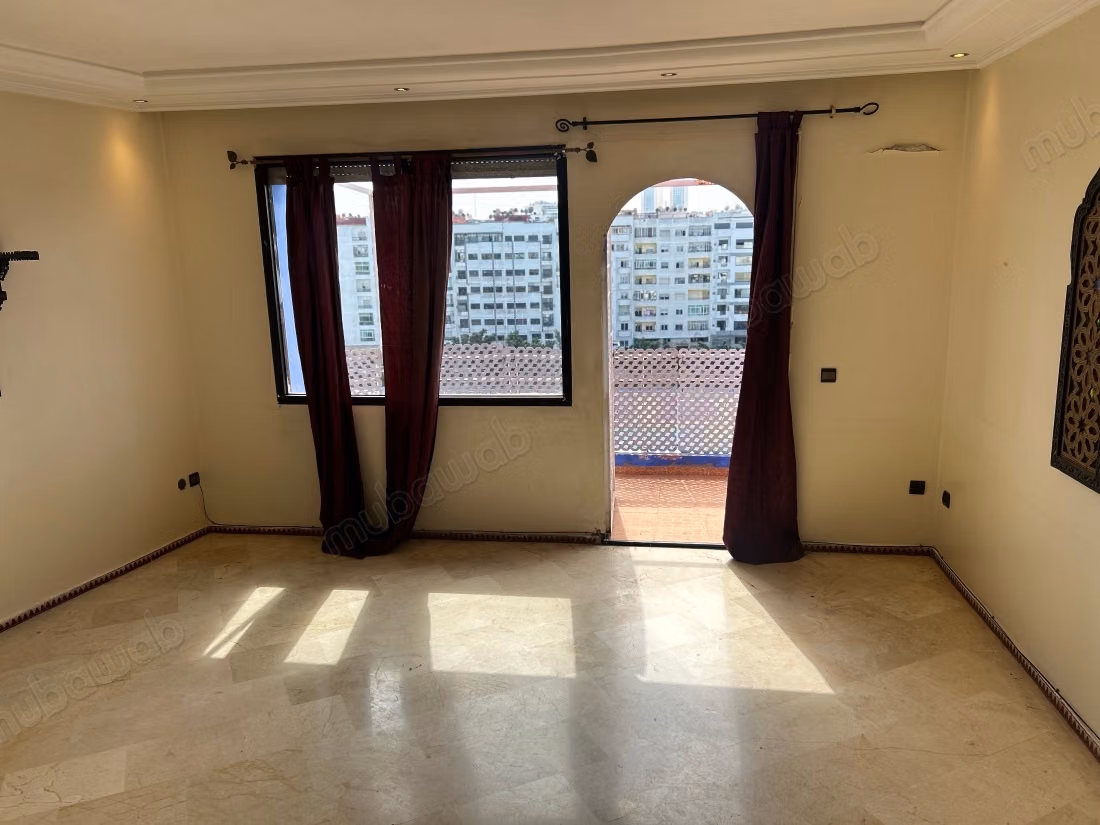 Burgundy apartment rental with 2 bedrooms and terrace